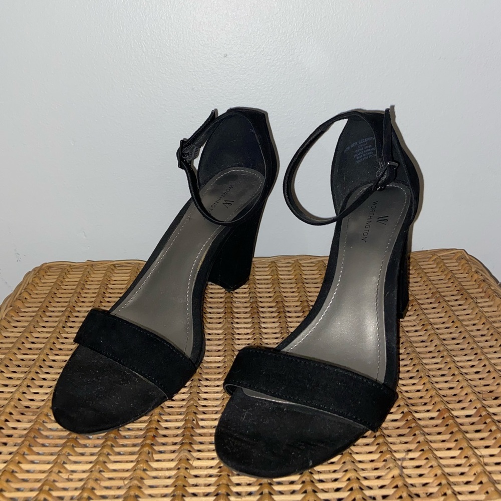 Worthington strappy black sandal heel